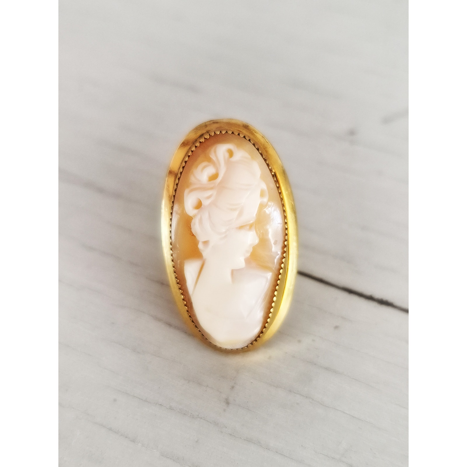 Vintage Adjustable Gold-Fill Hand Carved Shell Cameo Navette Ring 125$